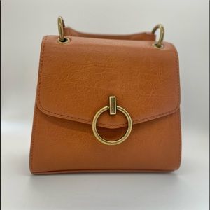 Universal Thread Crossbody 👜